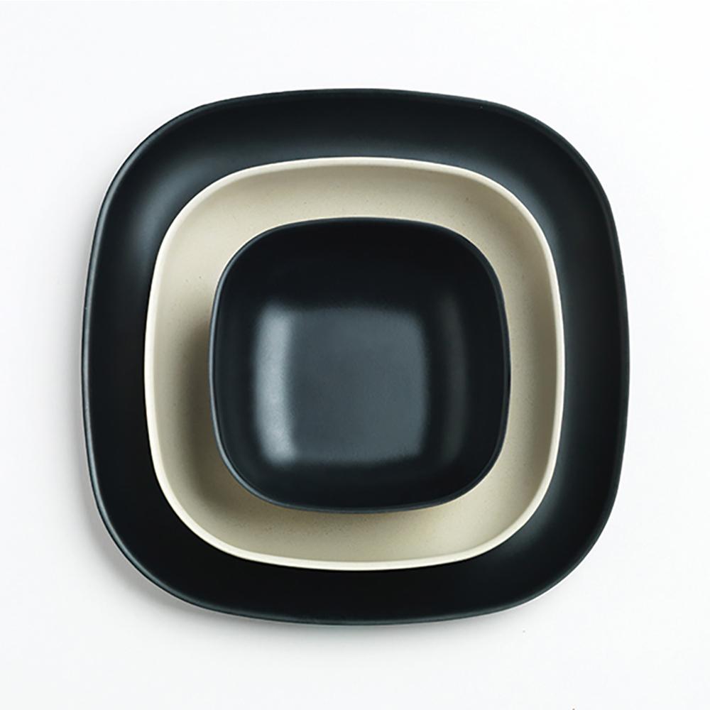 Medium Plate - Set of 4 #color_Black
