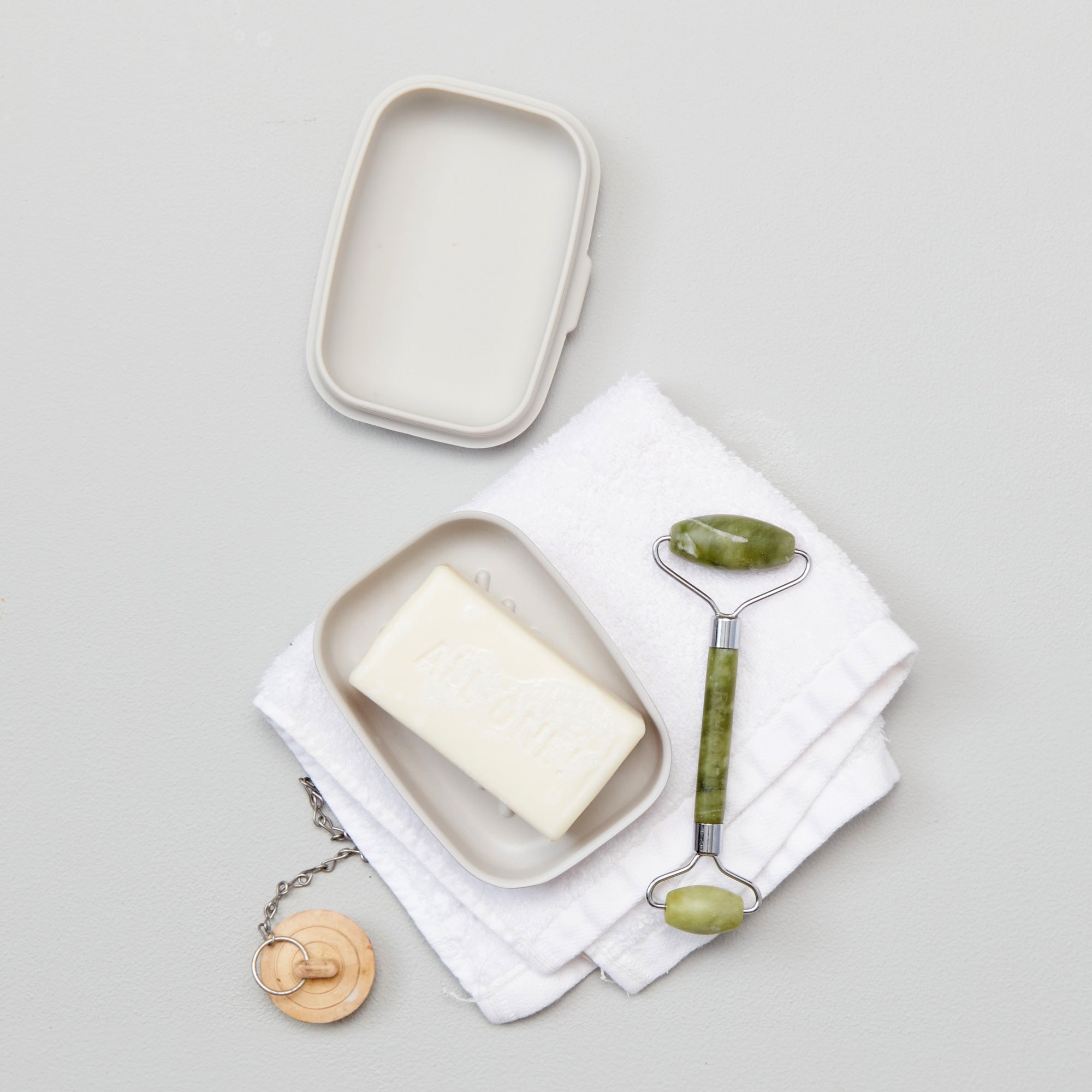 Soap Dishes & Travel Boxes