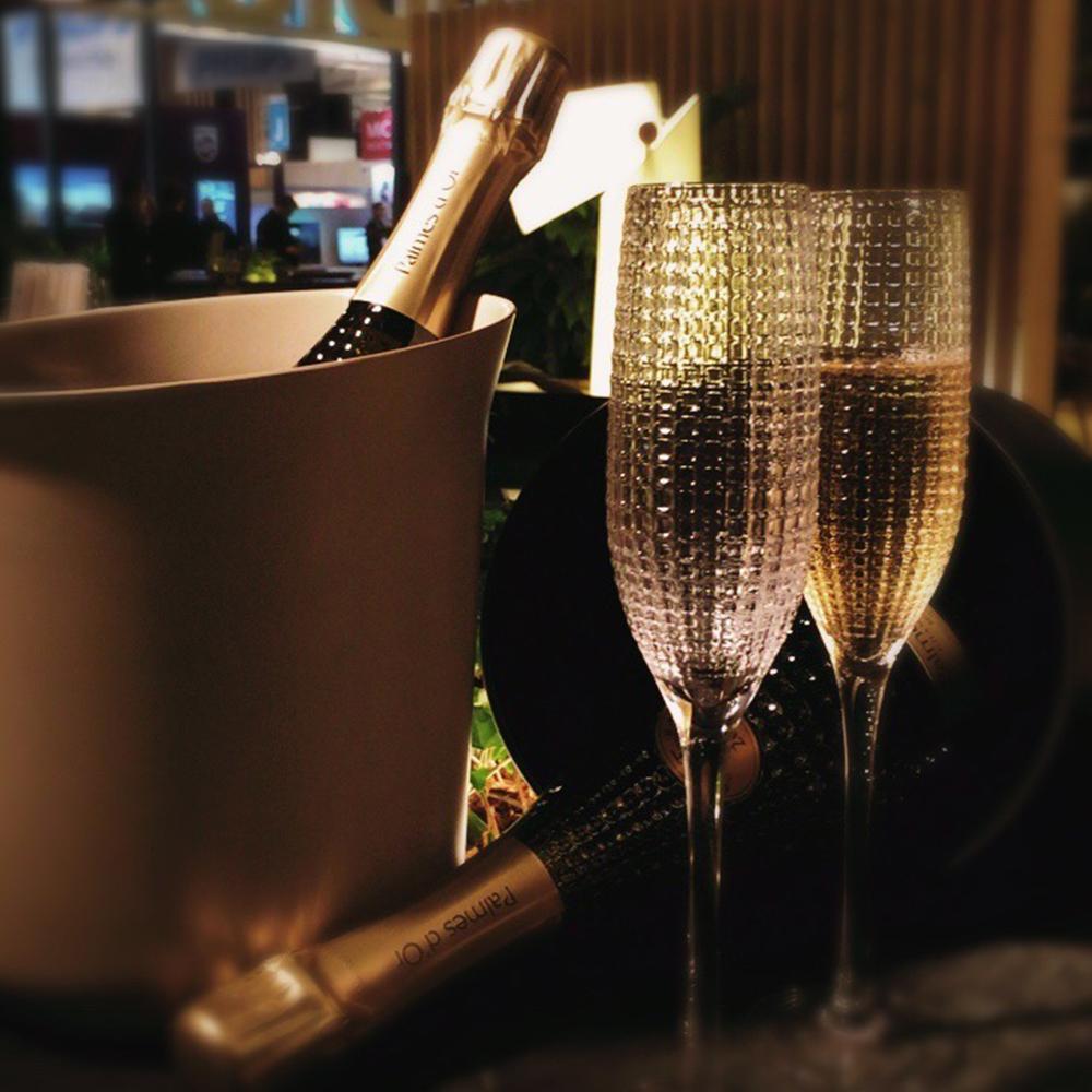 Champagne & Wine Bucket #color_Black