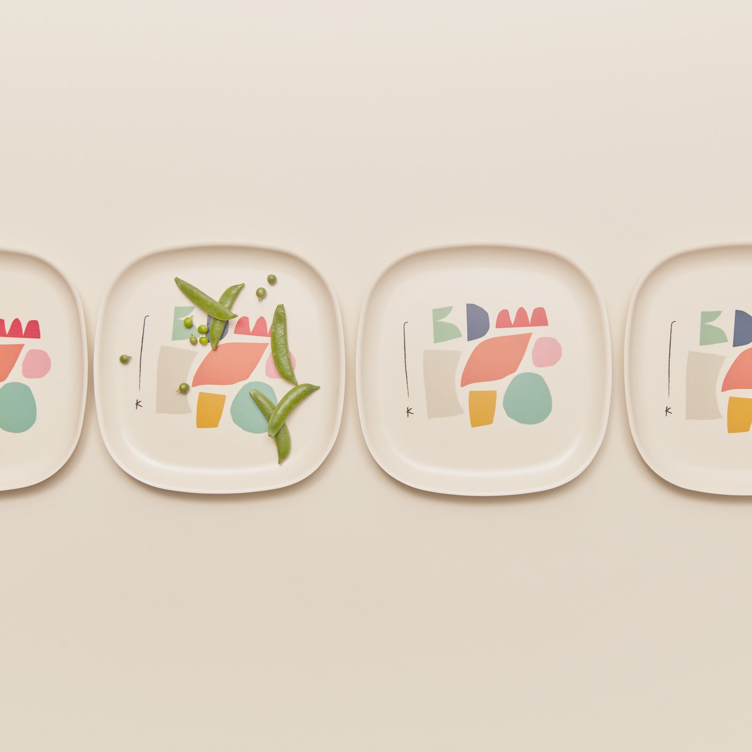 Illustrated Medium Plate Set #color_Color-Series